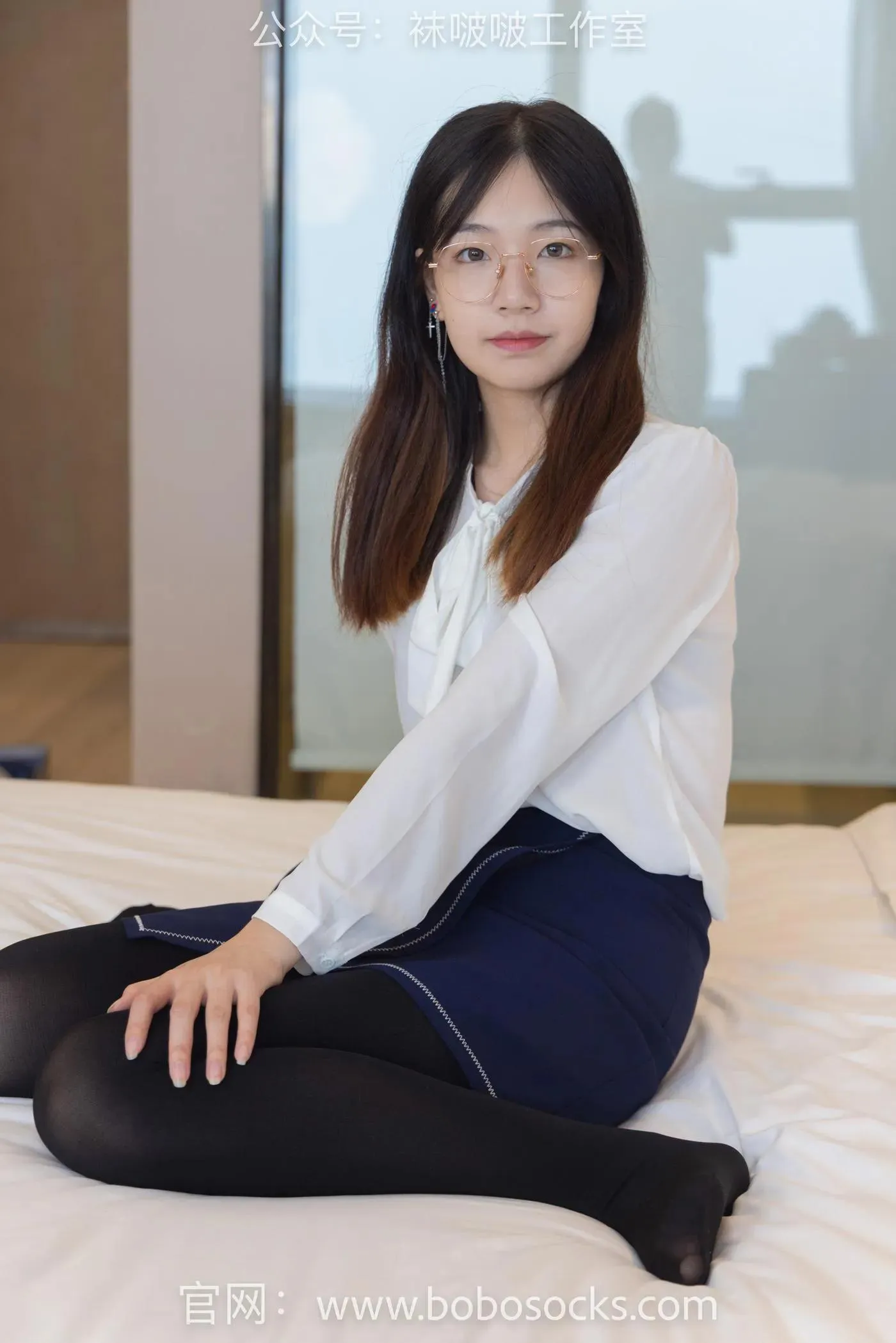 [BoBoSocks袜啵啵]NO.114 小甜豆-高跟鞋、帆布鞋、肉丝、厚黑丝 [175P]插图6